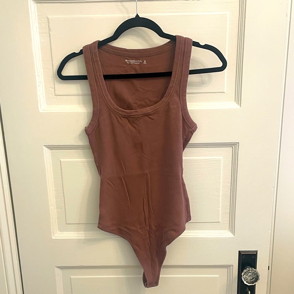 A&F Ribbed Scoop Neck Body Suit